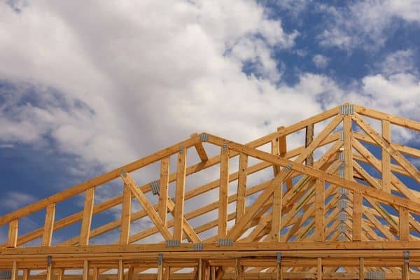 You are currently viewing Tips on How to Reinforce Trusses in Roof and Protect Against Strong Winds