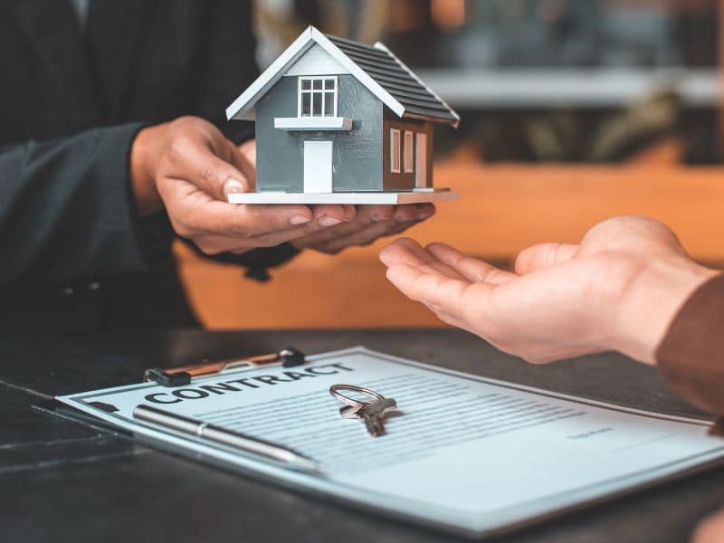 You are currently viewing Simple Roofing Strategies for a High-Value Home